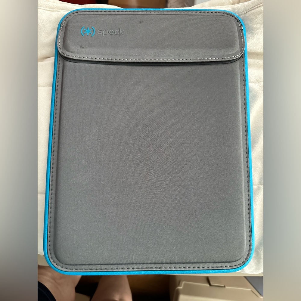 Speck 13” iPad Protector Sleeve